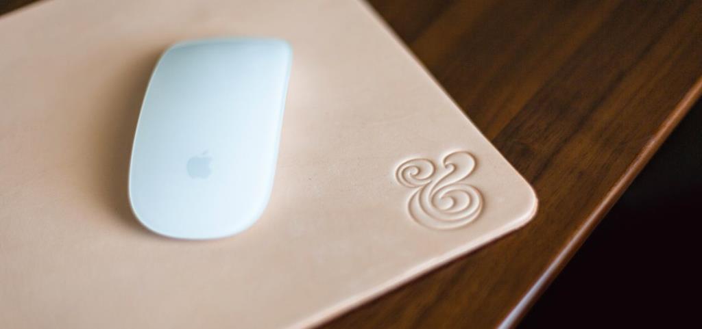 マウスパッドを正しく掃除する方法（ガイド）