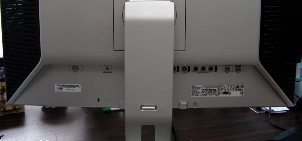 So beheben Sie Linien auf einem Bildschirm unter Windows 10