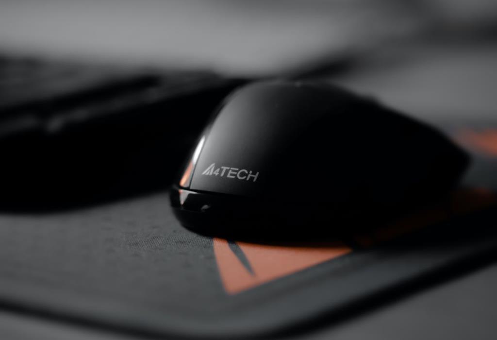 マウスパッドを正しく掃除する方法（ガイド）